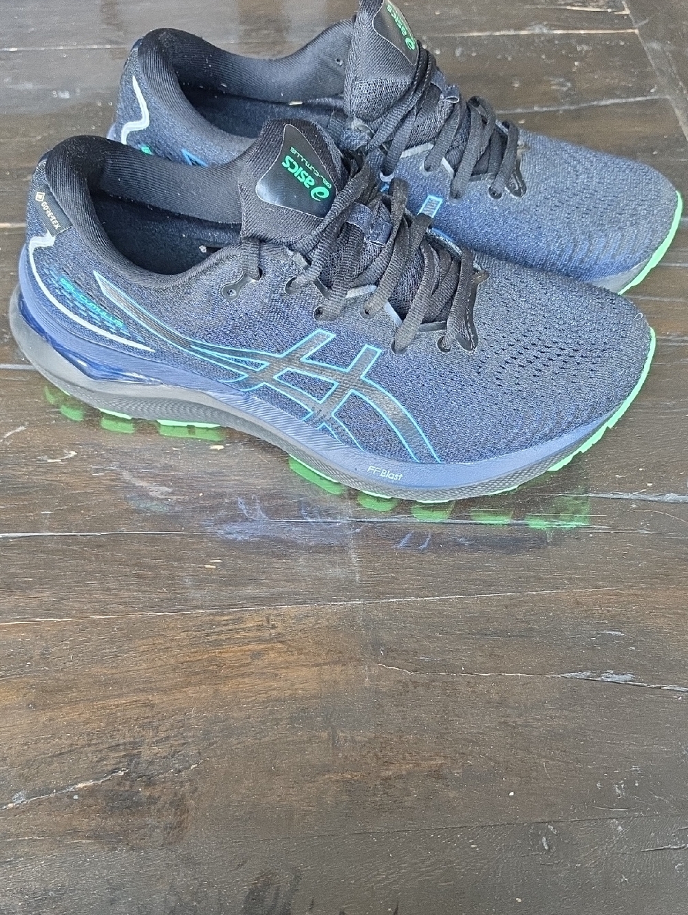 (10) ASICS Gel-Cumulus Navy and Green Men's Performance Running Shoes Athleisure